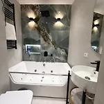 Luxury View Private Jacuzzi טיראנה