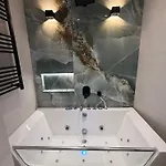 Appartamento Luxury View Private Jacuzzi Tirana