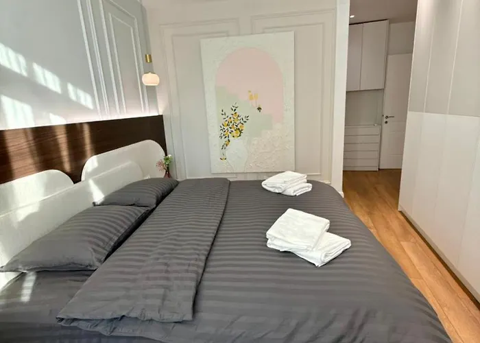 Luxury View Private Jacuzzi 公寓 地拉那