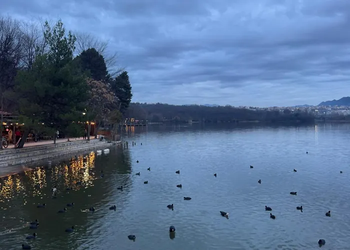 Luxury View Private Jacuzzi 公寓 地拉那