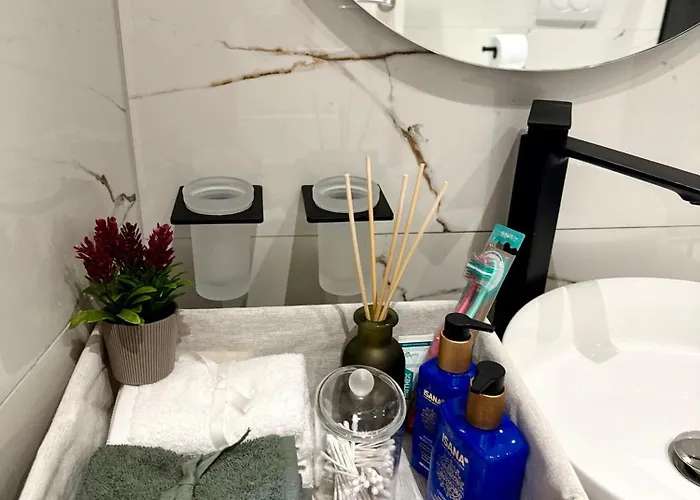 Luxury View Private Jacuzzi 地拉那