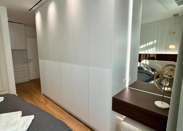 Luxury View Private Jacuzzi Apartment