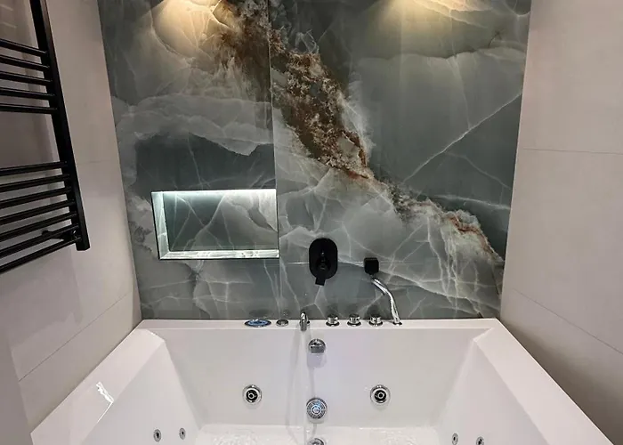 Apartment Luxury View Private Jacuzzi Tirana